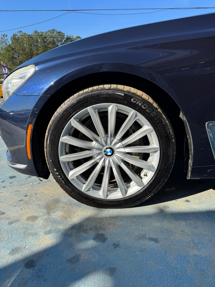 BMW 7 Series 4dr Sdn 740i RWD 2016