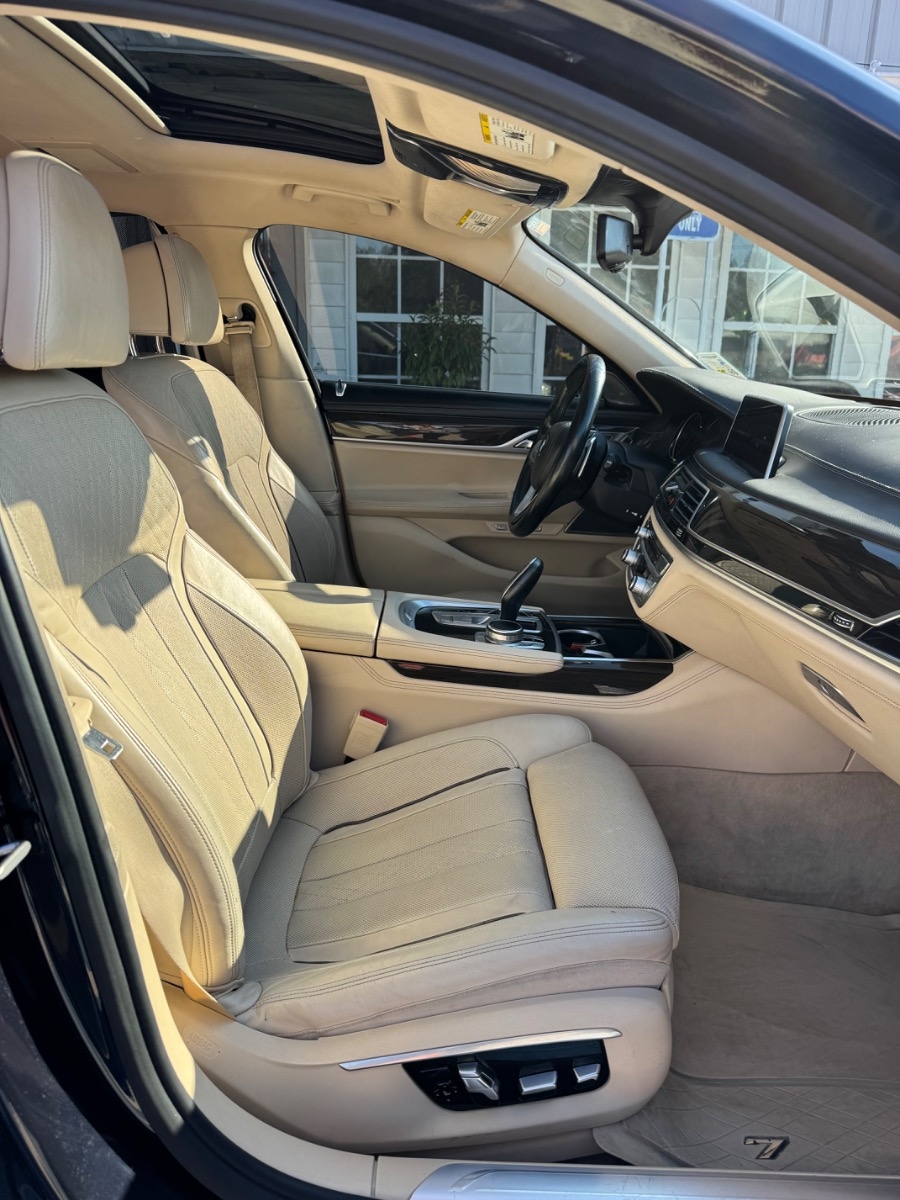 BMW 7 Series 4dr Sdn 740i RWD 2016