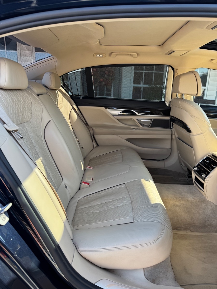 BMW 7 Series 4dr Sdn 740i RWD 2016