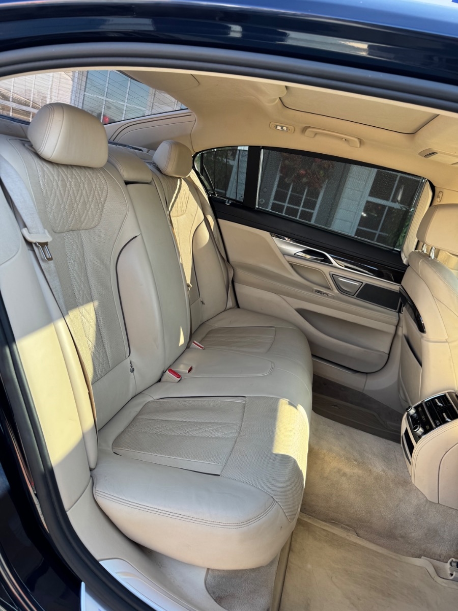 BMW 7 Series 4dr Sdn 740i RWD 2016