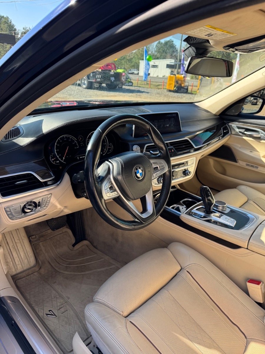 BMW 7 Series 4dr Sdn 740i RWD 2016