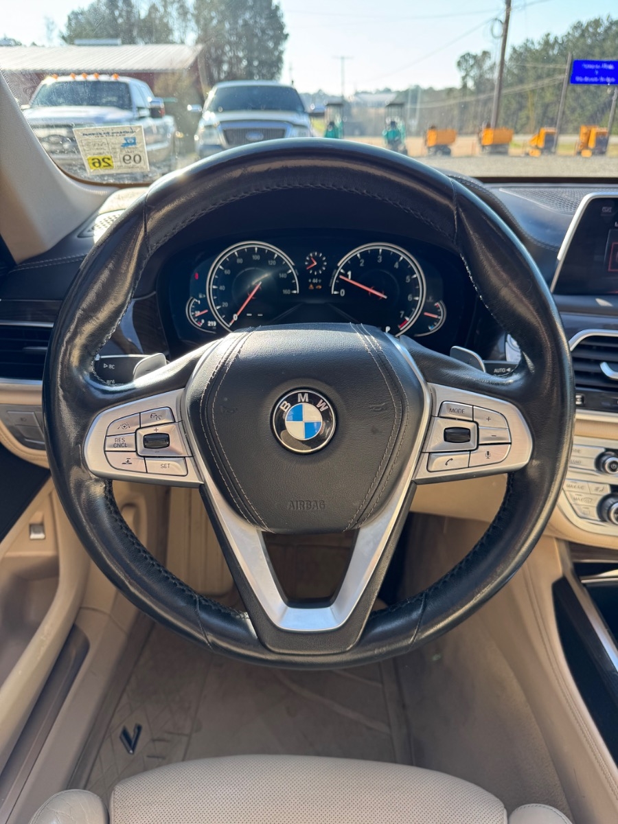 BMW 7 Series 4dr Sdn 740i RWD 2016