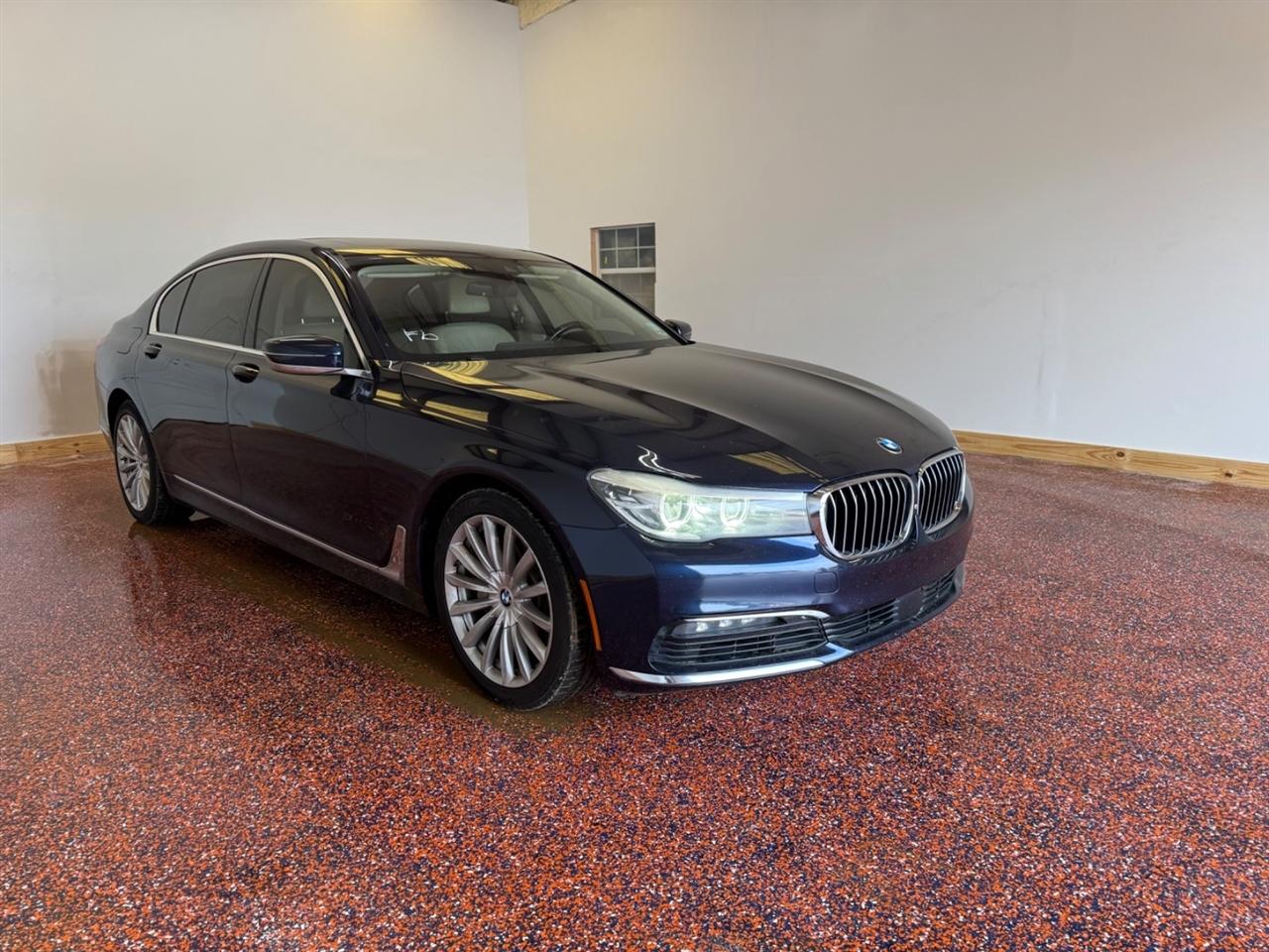 BMW 7 Series 4dr Sdn 740i RWD 2016