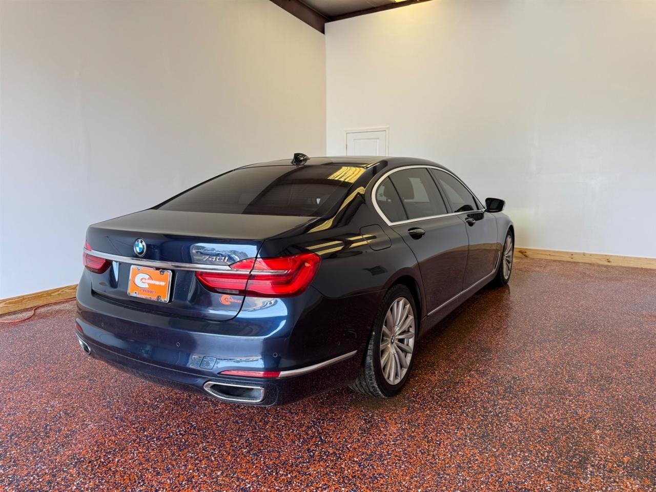 BMW 7 Series 4dr Sdn 740i RWD 2016