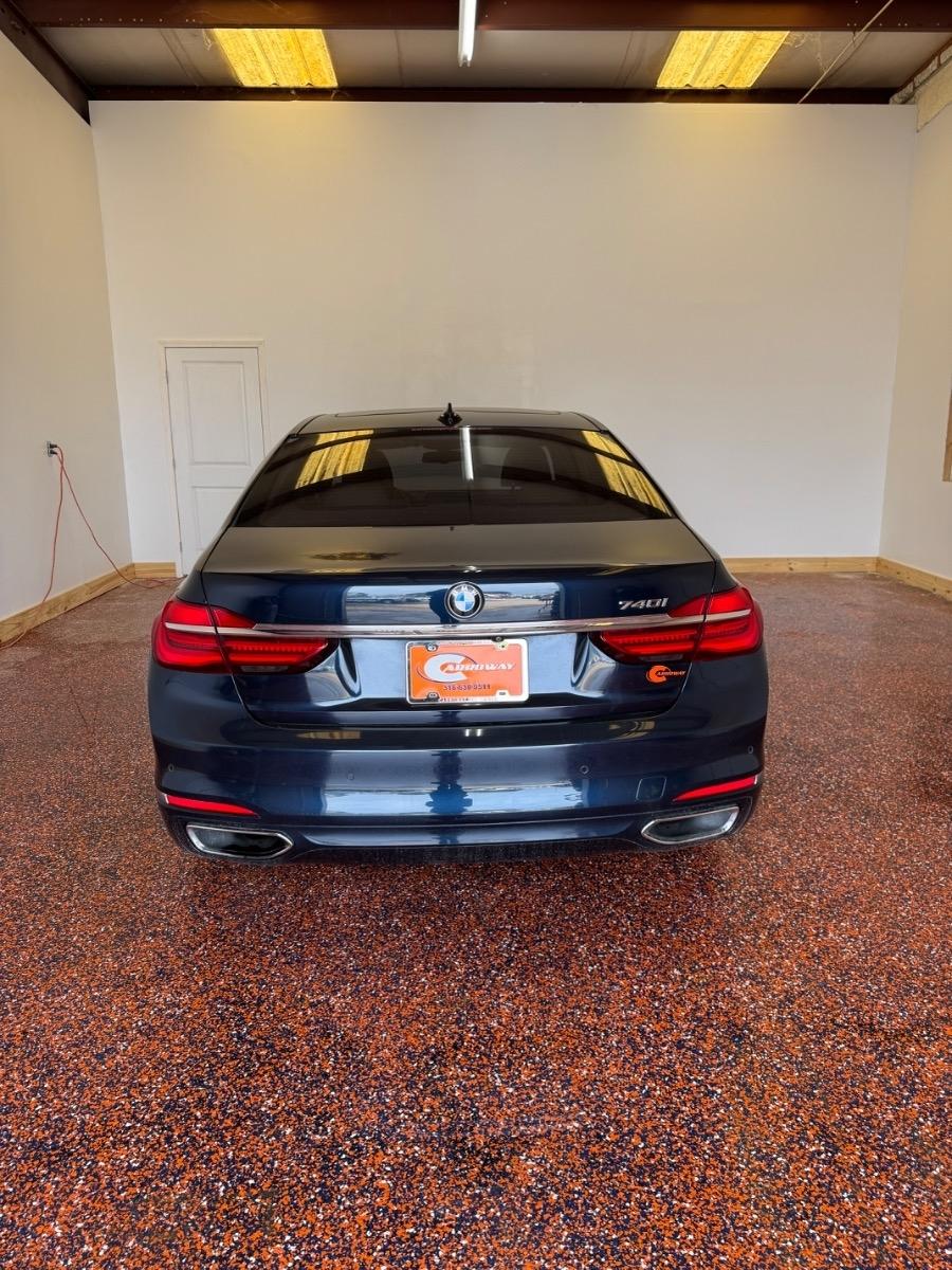 BMW 7 Series 4dr Sdn 740i RWD 2016