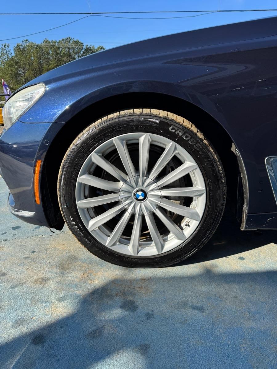 BMW 7 Series 4dr Sdn 740i RWD 2016