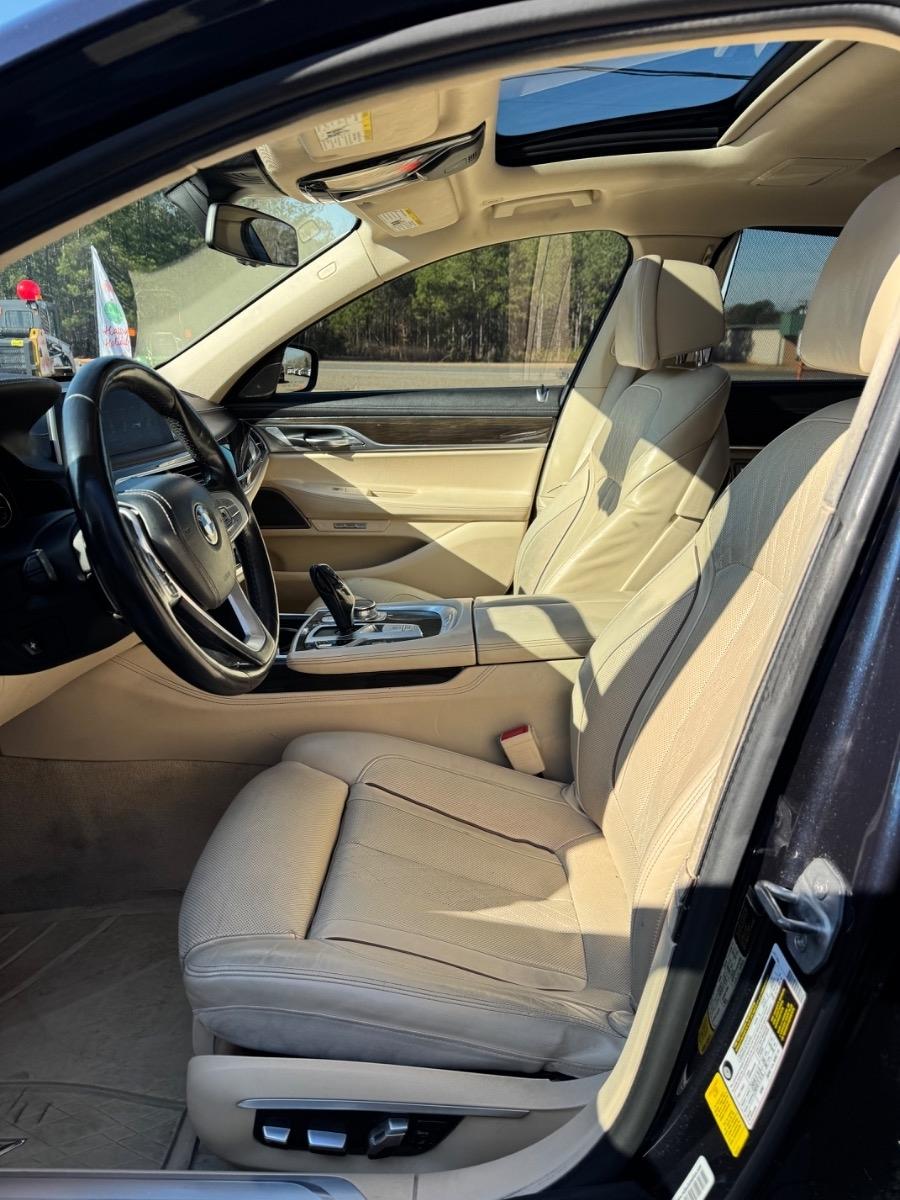 BMW 7 Series 4dr Sdn 740i RWD 2016