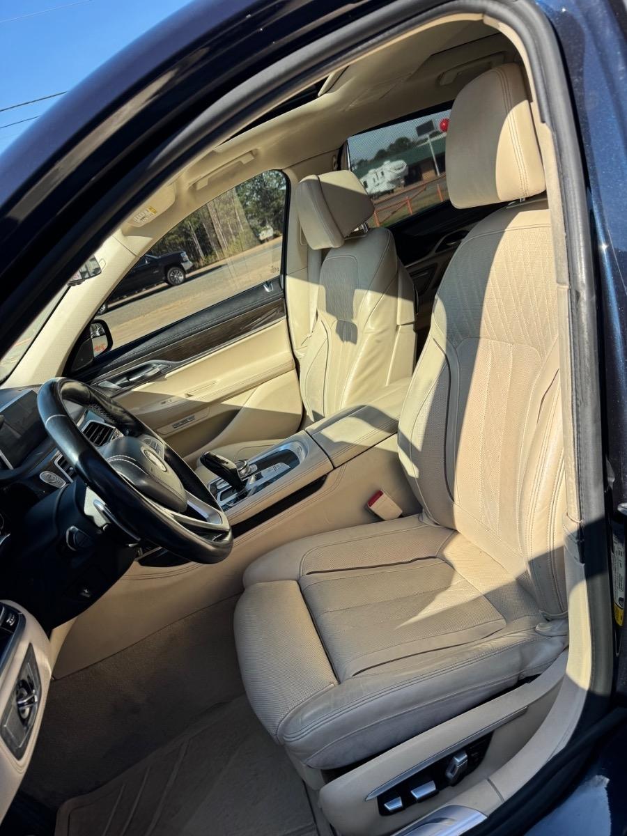 BMW 7 Series 4dr Sdn 740i RWD 2016