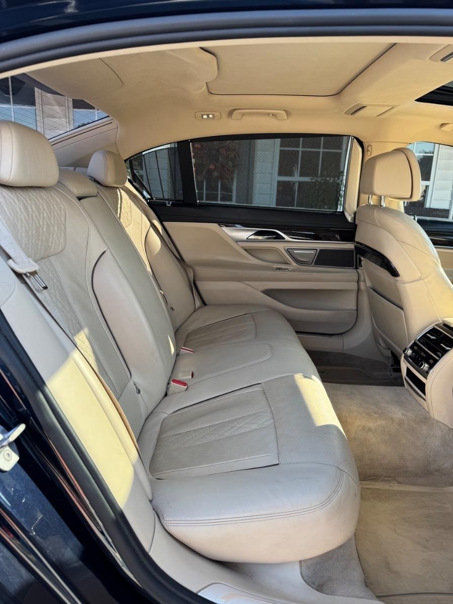 BMW 7 Series 4dr Sdn 740i RWD 2016