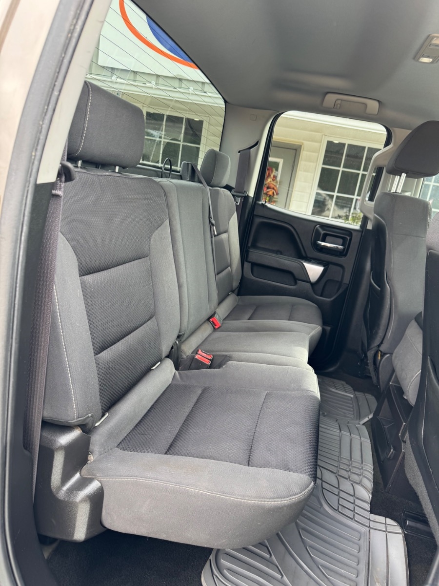 Chevrolet Silverado 2500HD 4WD Double Cab 144.2" LT 2015