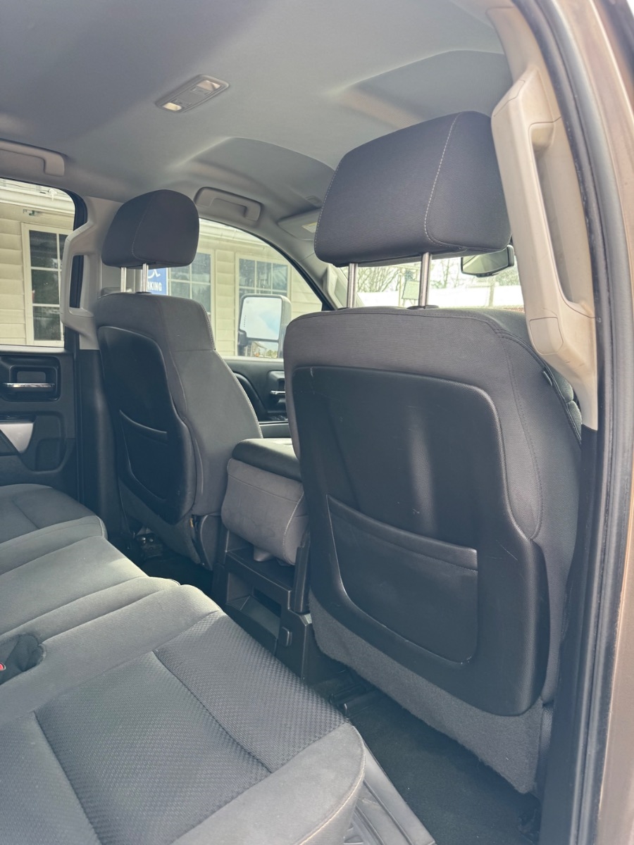 Chevrolet Silverado 2500HD 4WD Double Cab 144.2" LT 2015