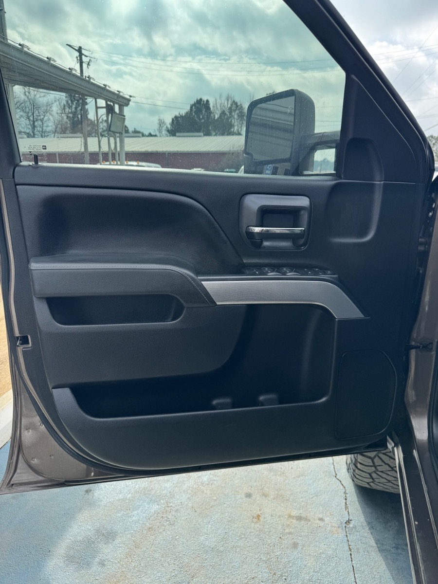 Chevrolet Silverado 2500HD 4WD Double Cab 144.2" LT 2015