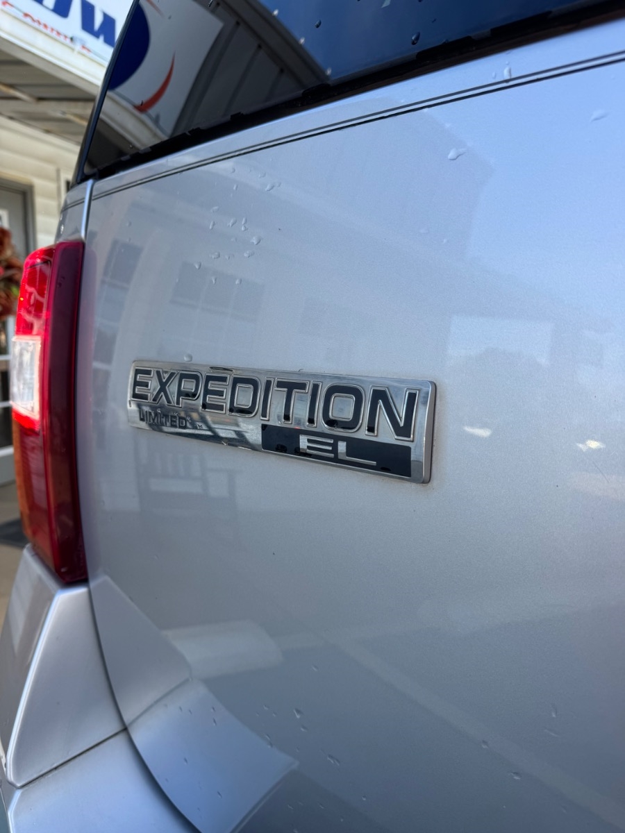 Ford Expedition EL 2WD 4dr Limited 2012