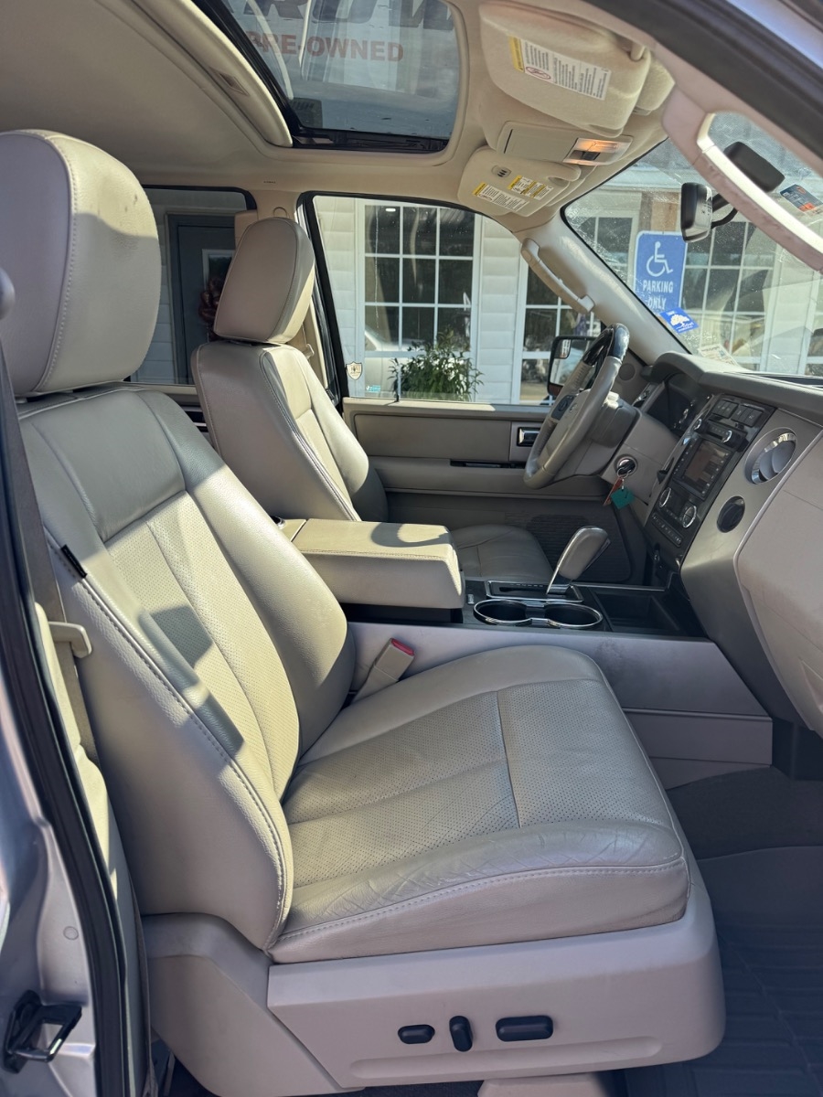 Ford Expedition EL 2WD 4dr Limited 2012