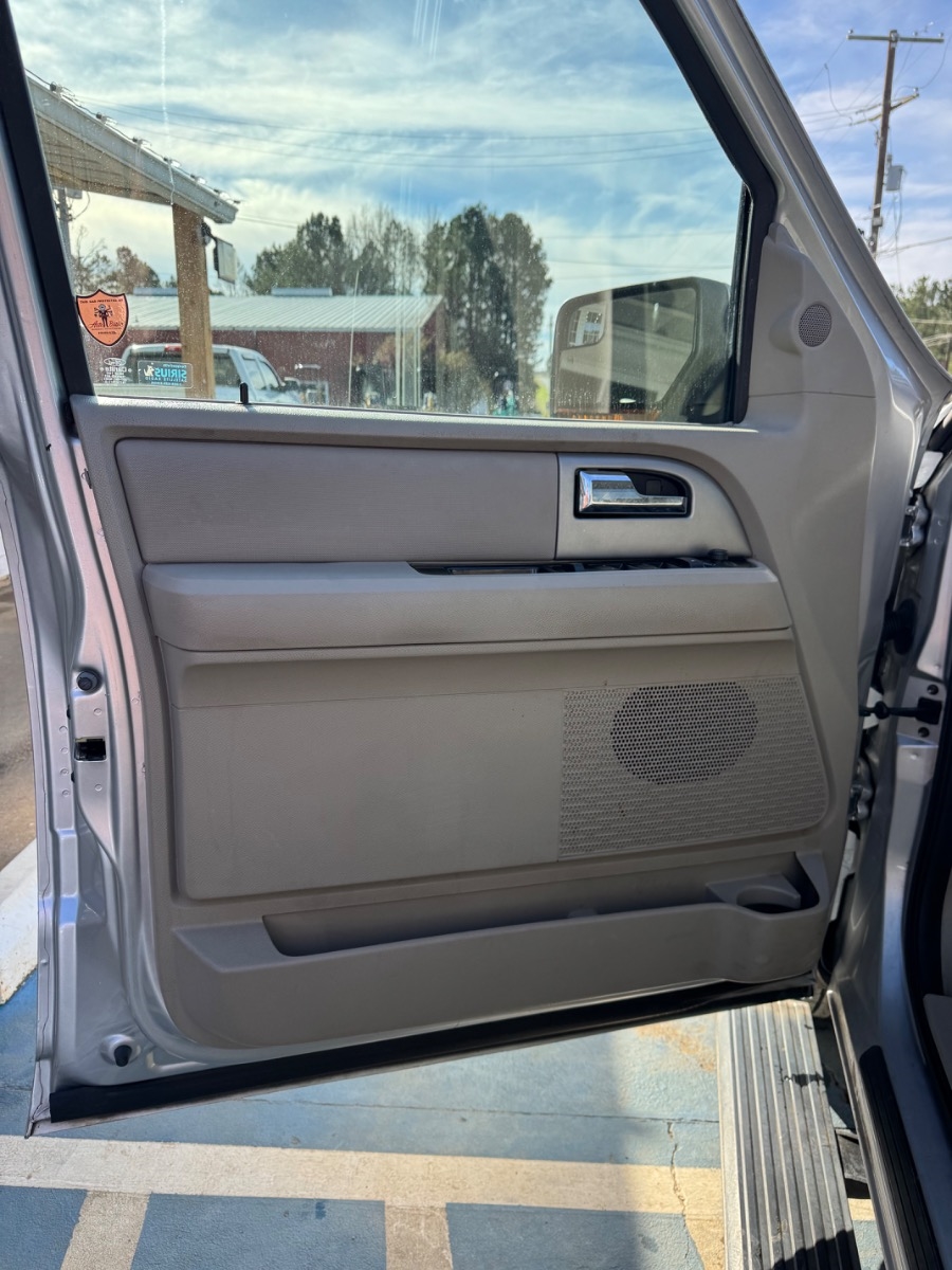 Ford Expedition EL 2WD 4dr Limited 2012