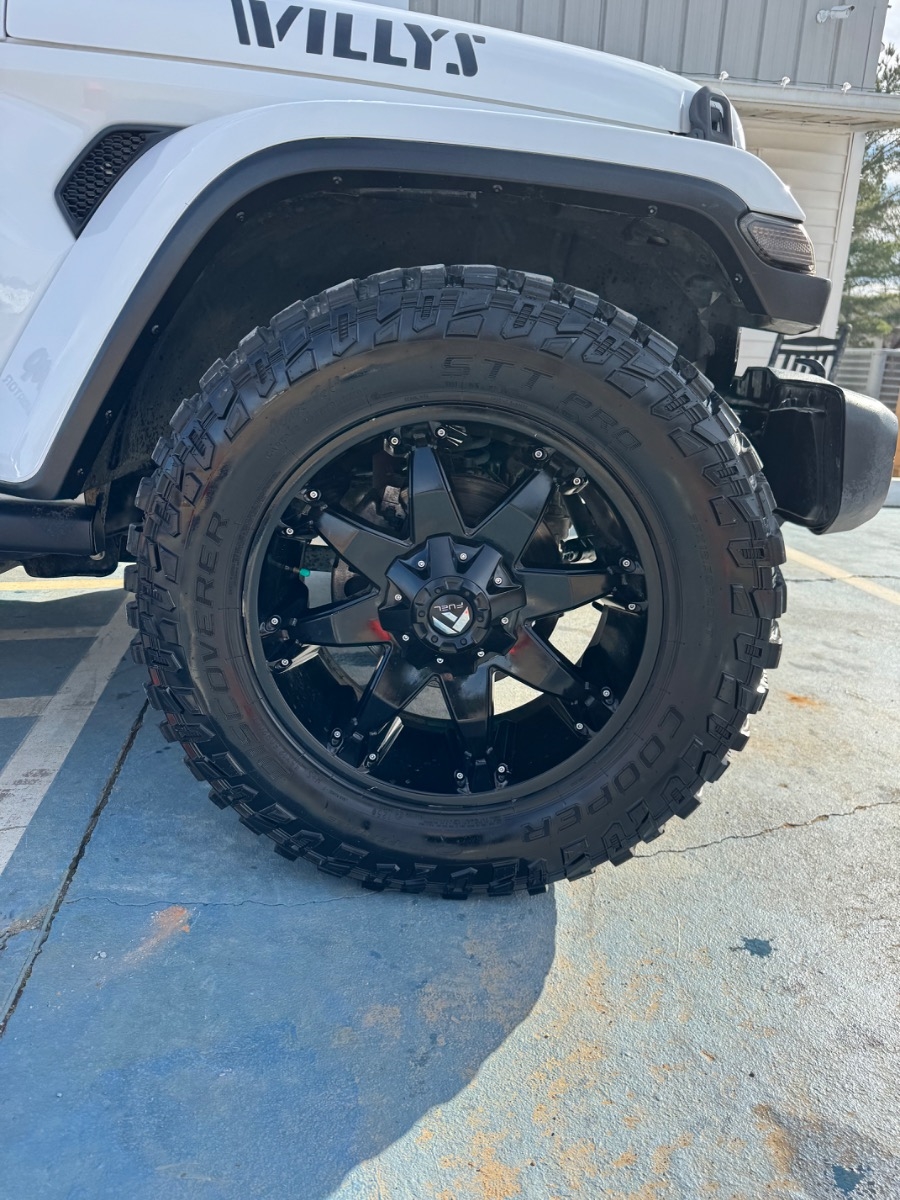 Jeep Gladiator Willys 4x4 2021