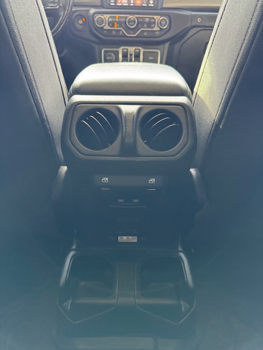 Jeep Gladiator Willys 4x4 2021