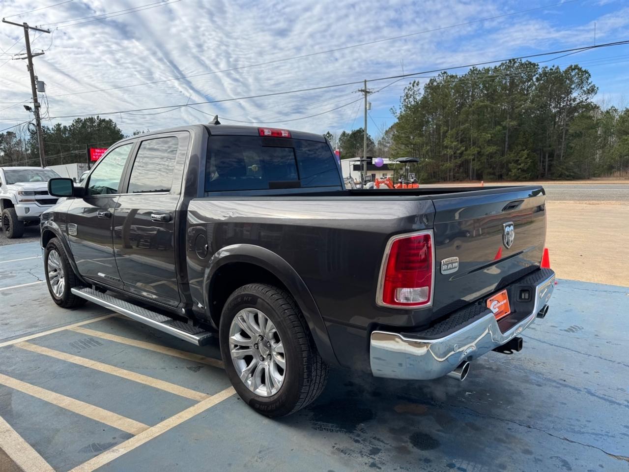 RAM 1500 Longhorn 4x2 Crew Cab 5'7" Box 2017