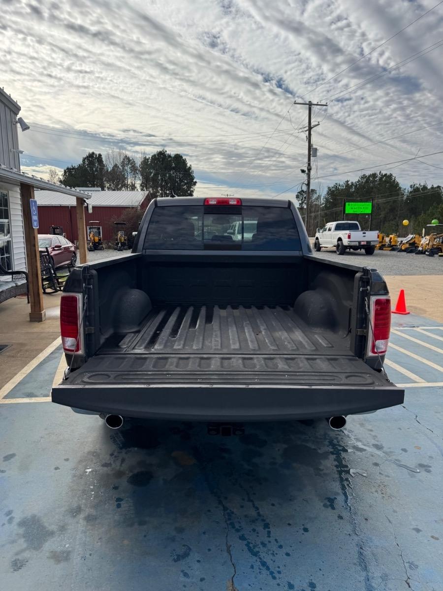 RAM 1500 Longhorn 4x2 Crew Cab 5'7" Box 2017