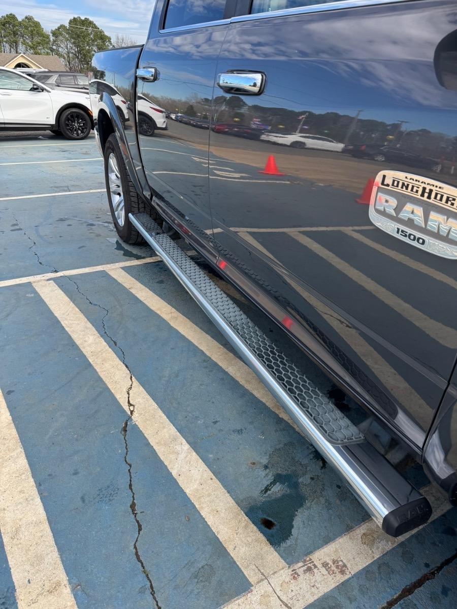 RAM 1500 Longhorn 4x2 Crew Cab 5'7" Box 2017