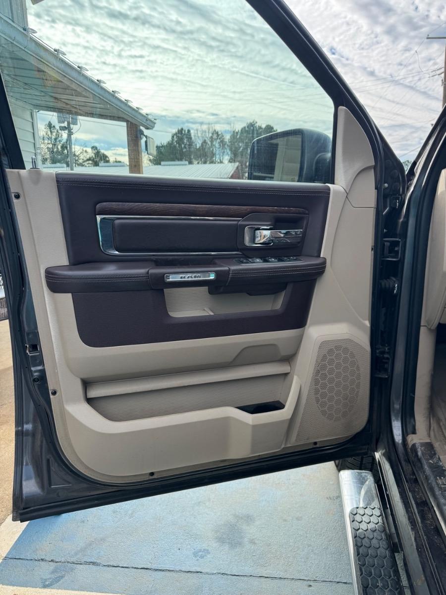 RAM 1500 Longhorn 4x2 Crew Cab 5'7" Box 2017