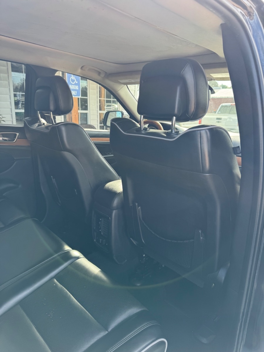 Jeep Grand Cherokee RWD 4dr Overland 2011