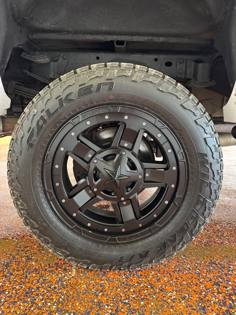 Chevrolet Silverado 3500HD 4WD Crew Cab 153.7" SRW LTZ 2011