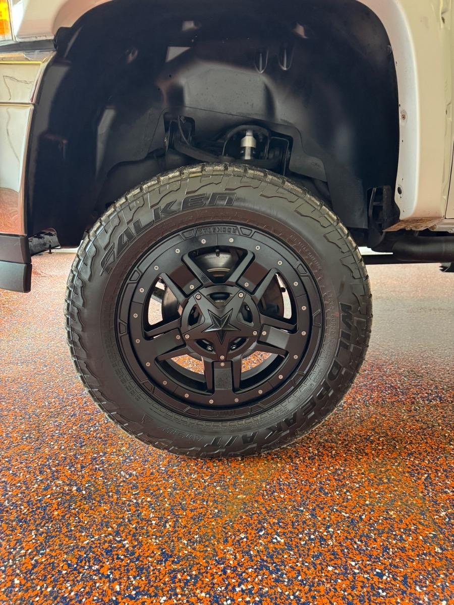 Chevrolet Silverado 3500HD 4WD Crew Cab 153.7" SRW LTZ 2011