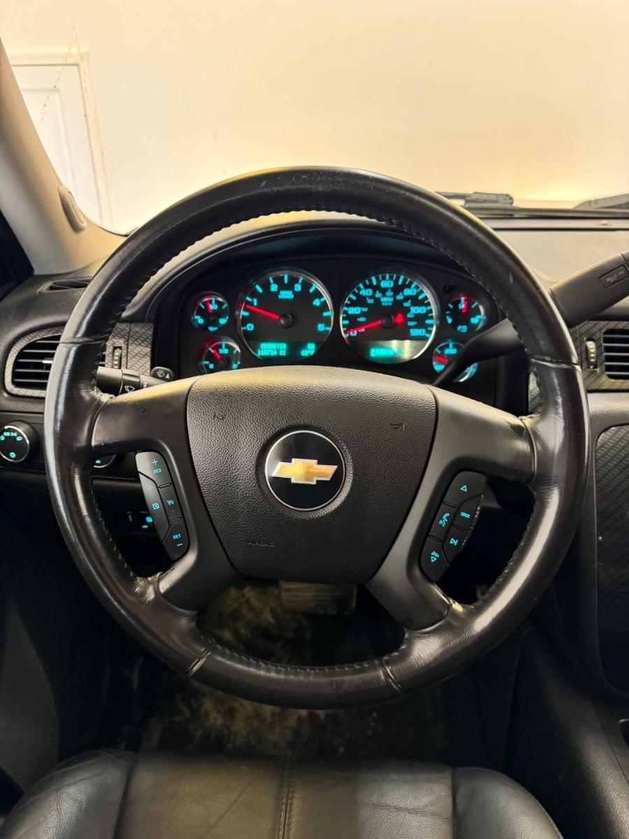 Chevrolet Silverado 3500HD 4WD Crew Cab 153.7" SRW LTZ 2011