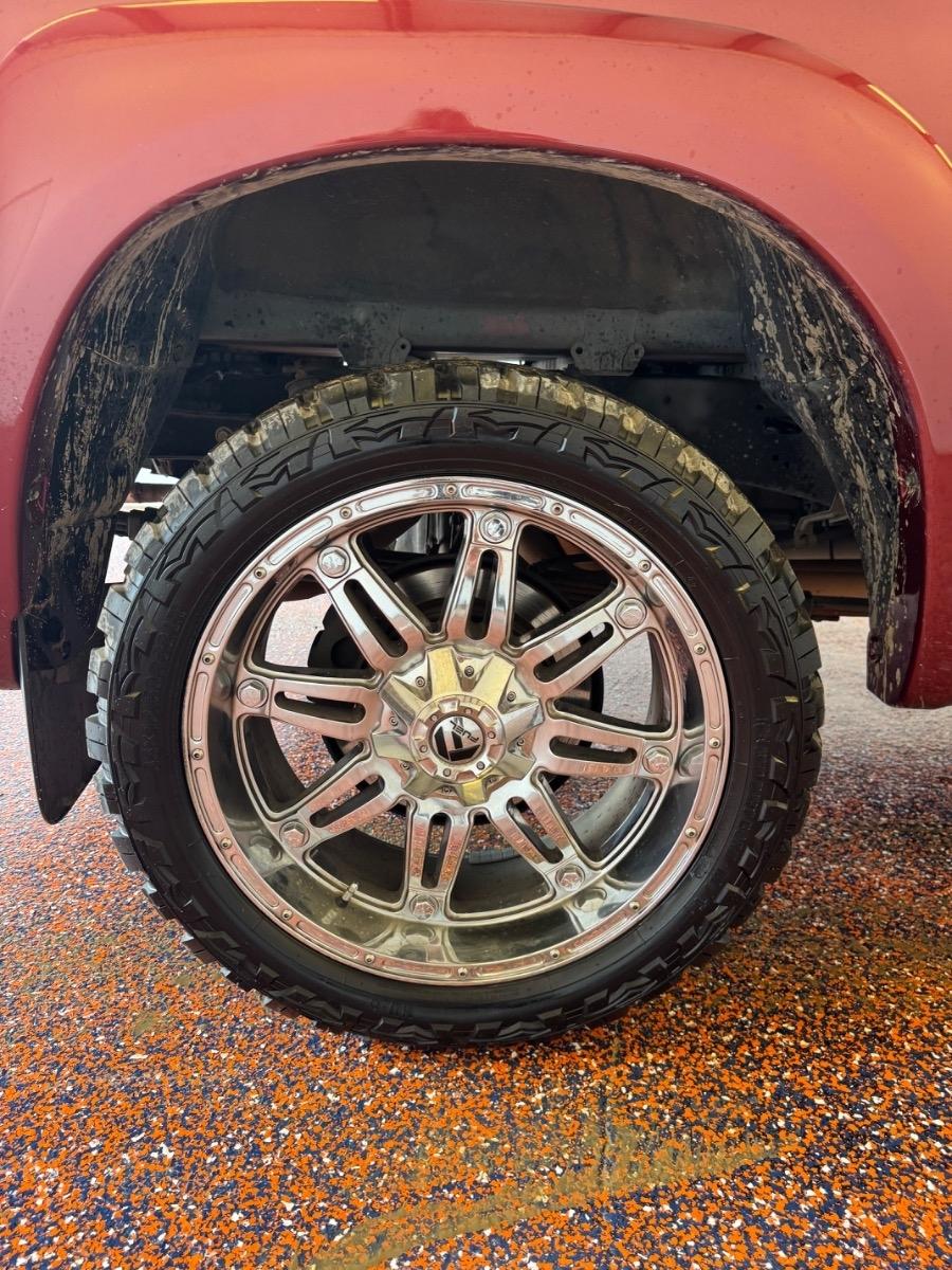 Toyota Tundra 2WD Truck CrewMax 5.7L V8 6-Spd AT LTD (Natl) 2010