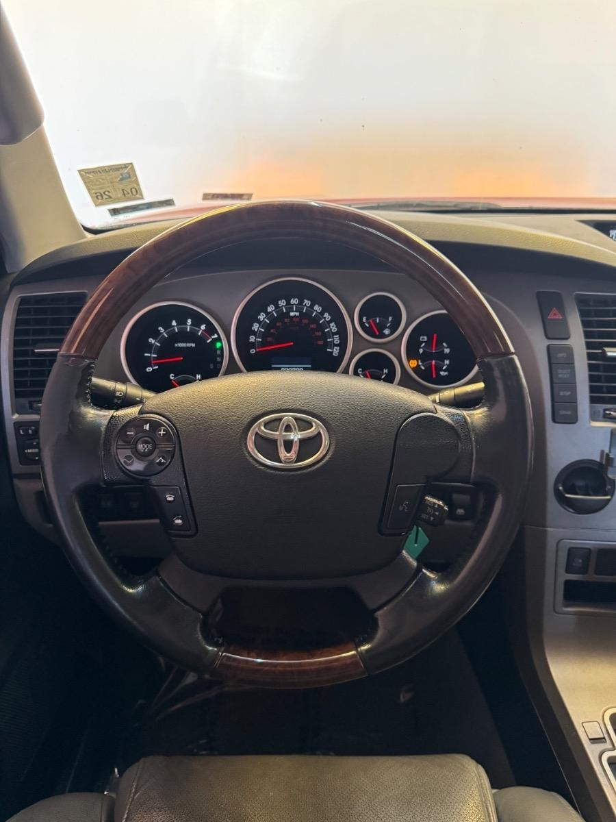 Toyota Tundra 2WD Truck CrewMax 5.7L V8 6-Spd AT LTD (Natl) 2010