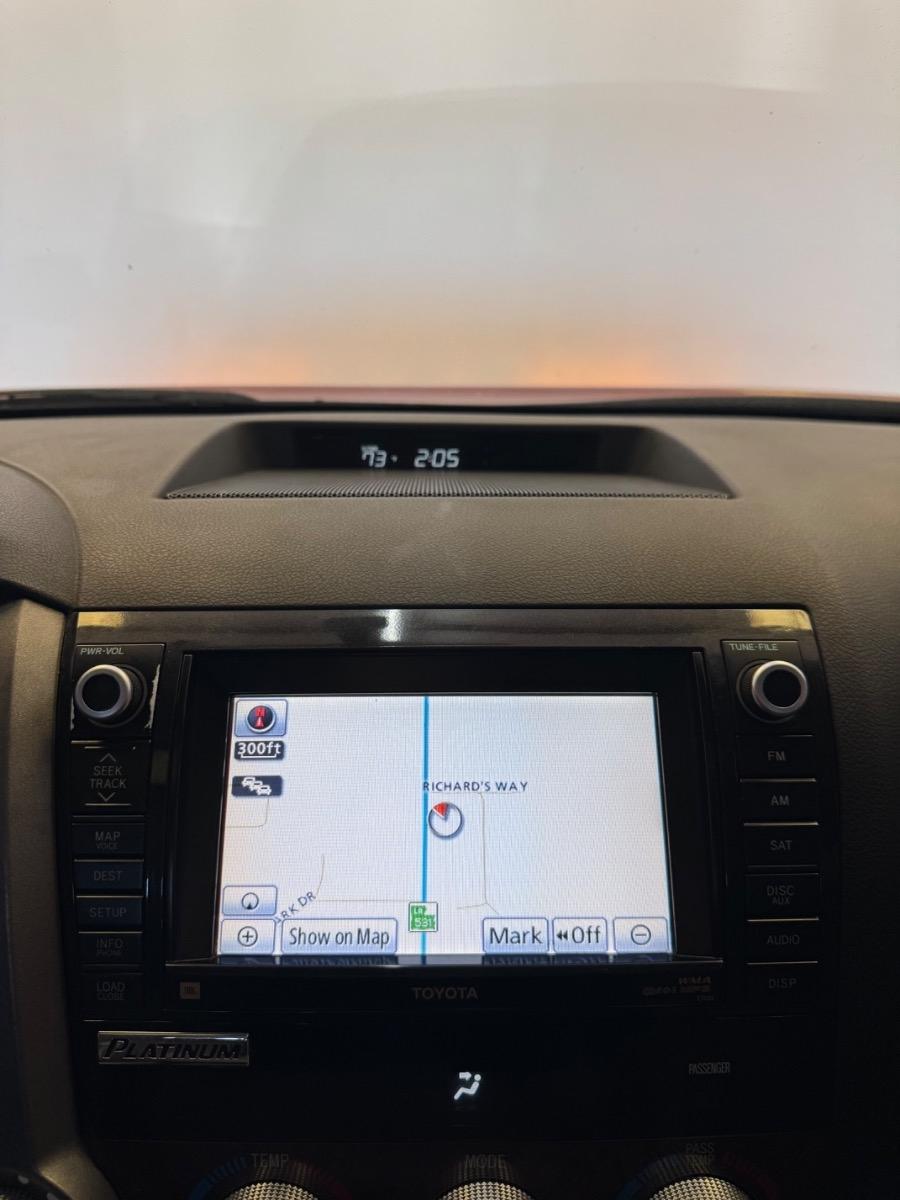 Toyota Tundra 2WD Truck CrewMax 5.7L V8 6-Spd AT LTD (Natl) 2010