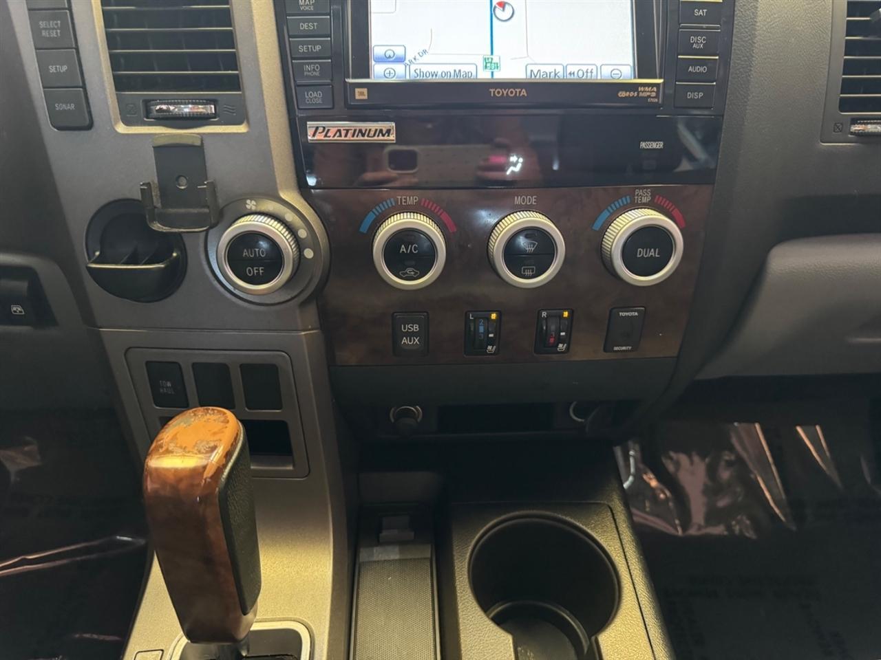 Toyota Tundra 2WD Truck CrewMax 5.7L V8 6-Spd AT LTD (Natl) 2010