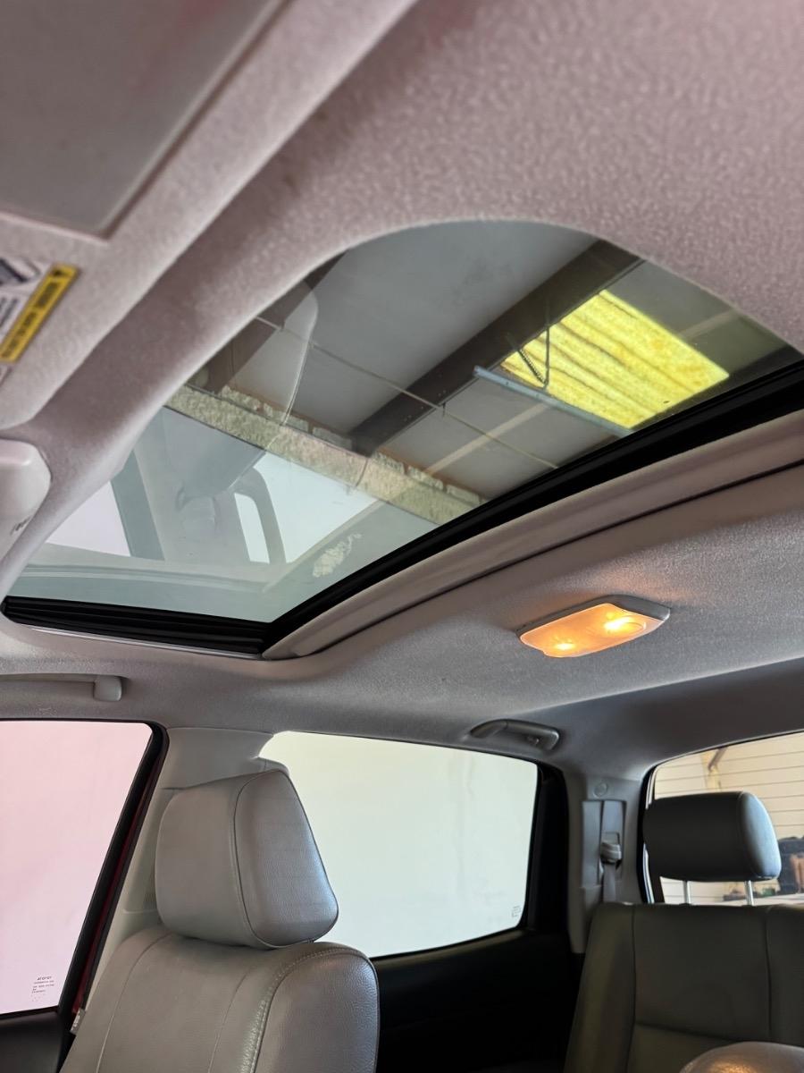 Toyota Tundra 2WD Truck CrewMax 5.7L V8 6-Spd AT LTD (Natl) 2010