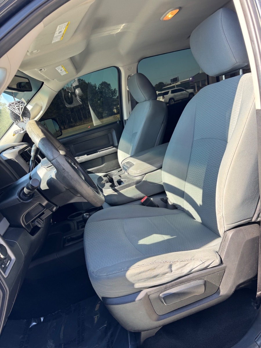 RAM 2500 Tradesman 4x4 Crew Cab 6'4" Box 2017