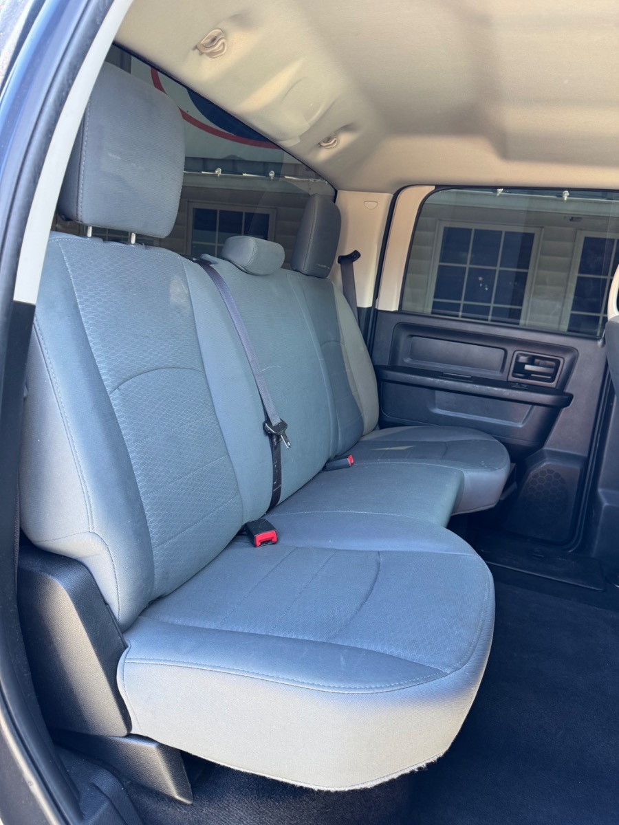 RAM 2500 Tradesman 4x4 Crew Cab 6'4" Box 2017