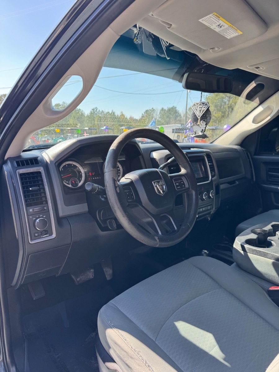 RAM 2500 Tradesman 4x4 Crew Cab 6'4" Box 2017