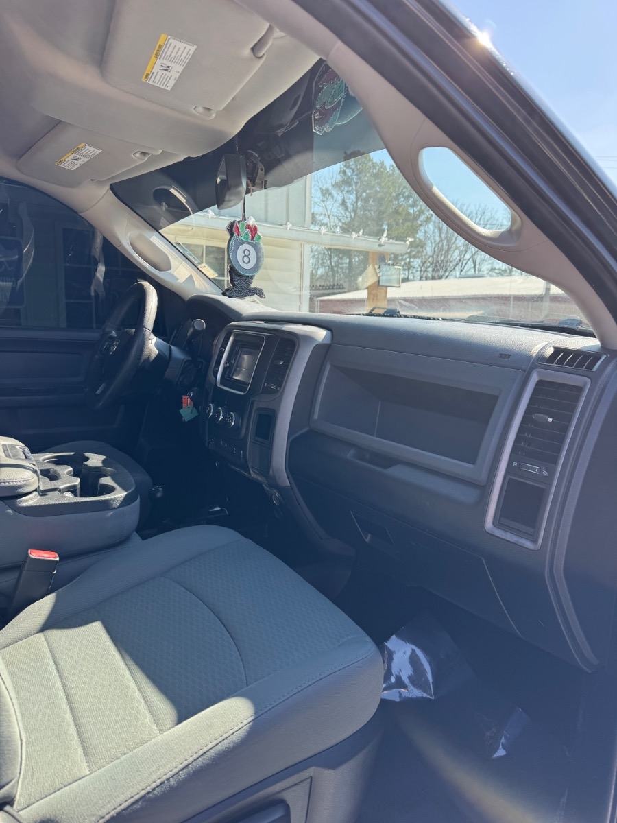 RAM 2500 Tradesman 4x4 Crew Cab 6'4" Box 2017