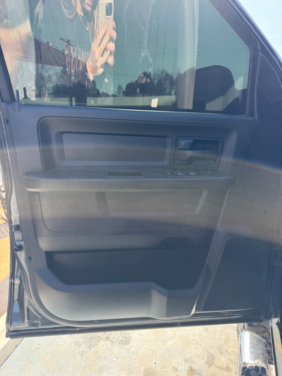 RAM 2500 Tradesman 4x4 Crew Cab 6'4" Box 2017