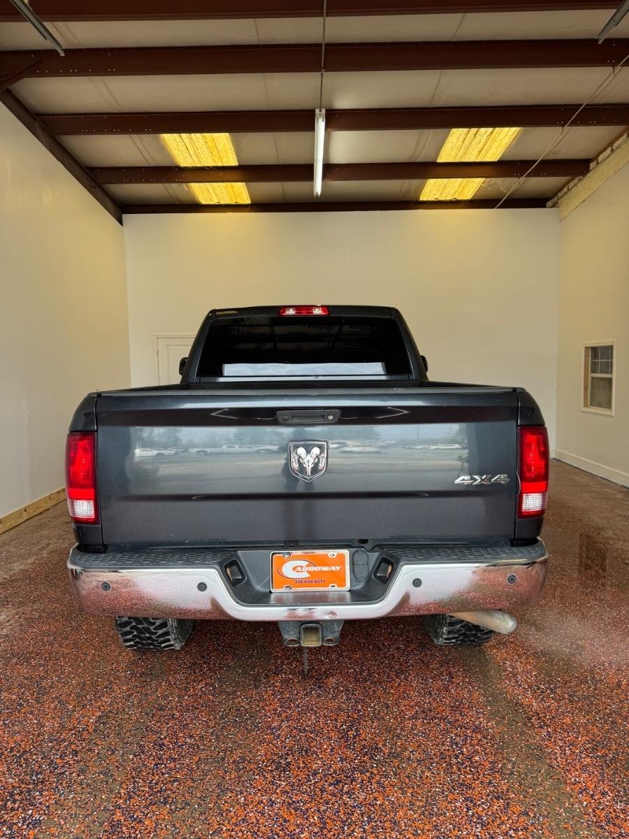 RAM 2500 Tradesman 4x4 Crew Cab 6'4" Box 2017