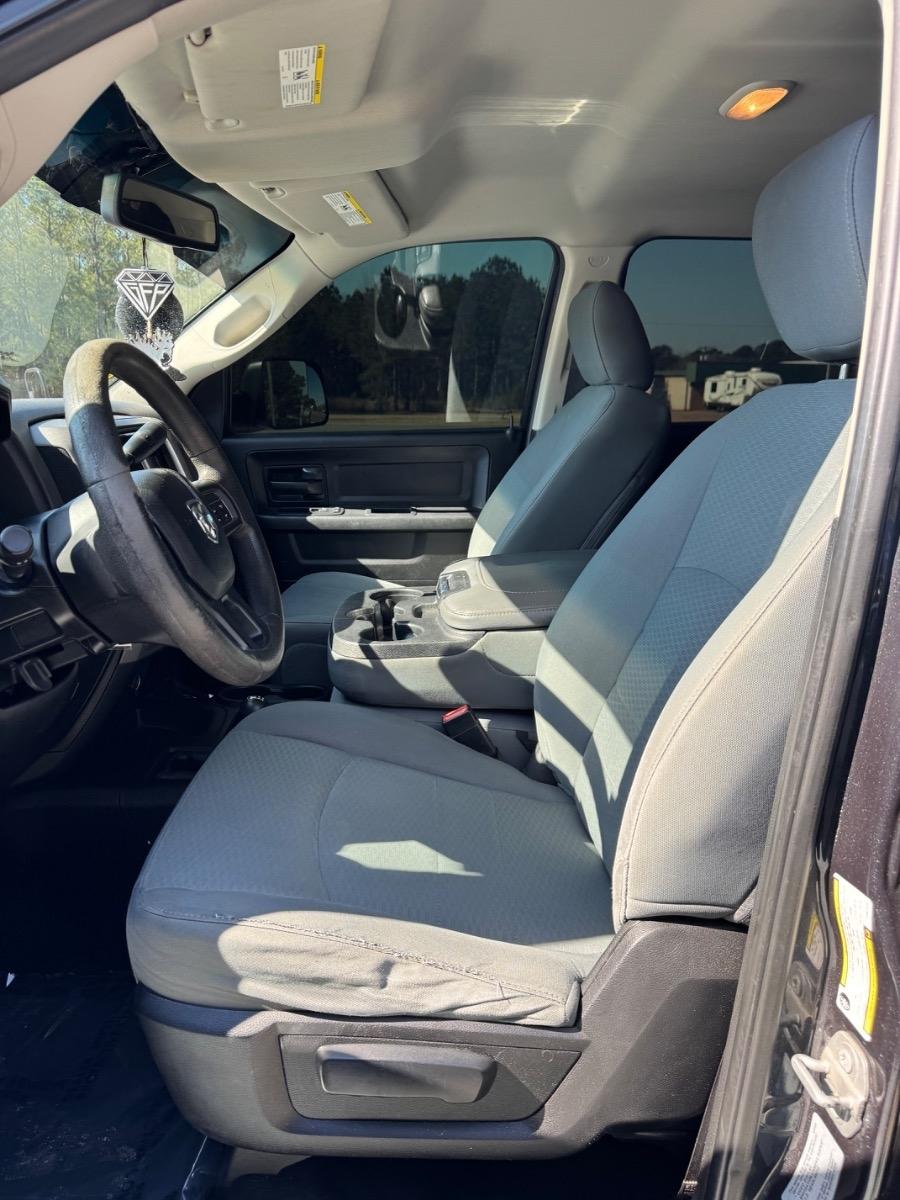 RAM 2500 Tradesman 4x4 Crew Cab 6'4" Box 2017