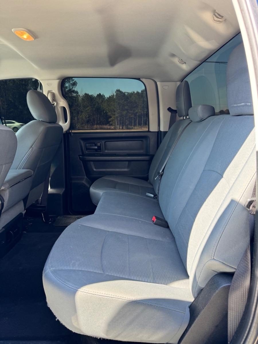 RAM 2500 Tradesman 4x4 Crew Cab 6'4" Box 2017