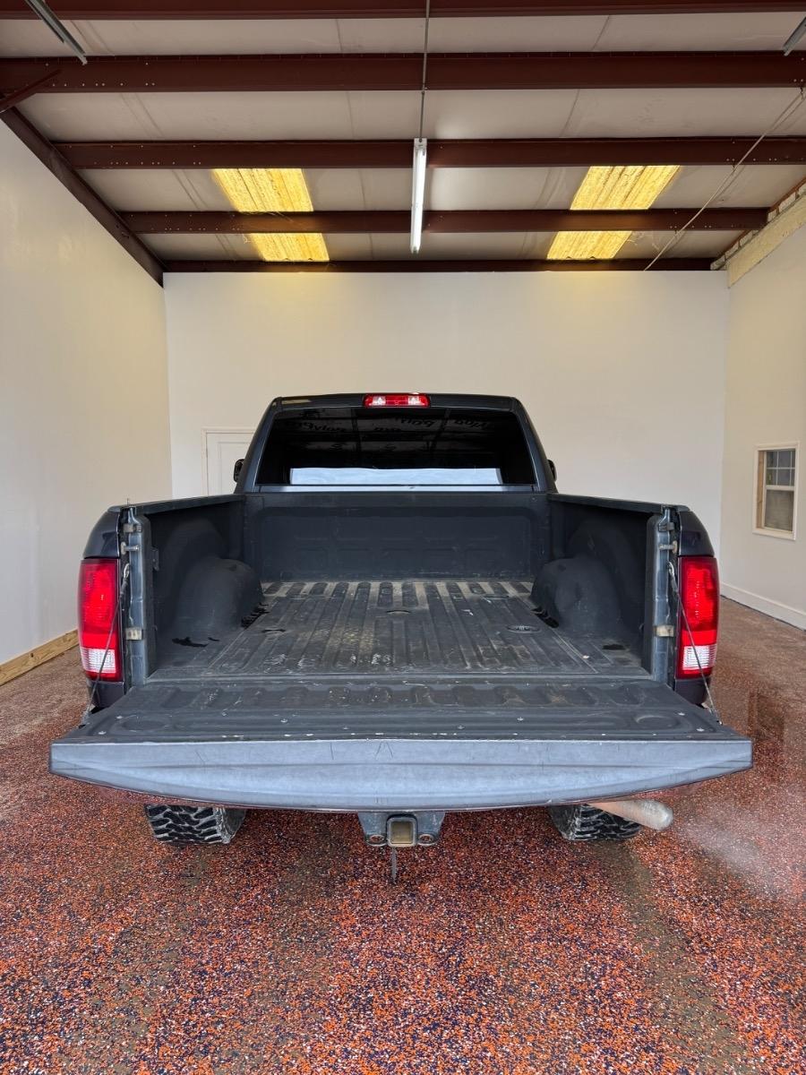 RAM 2500 Tradesman 4x4 Crew Cab 6'4" Box 2017