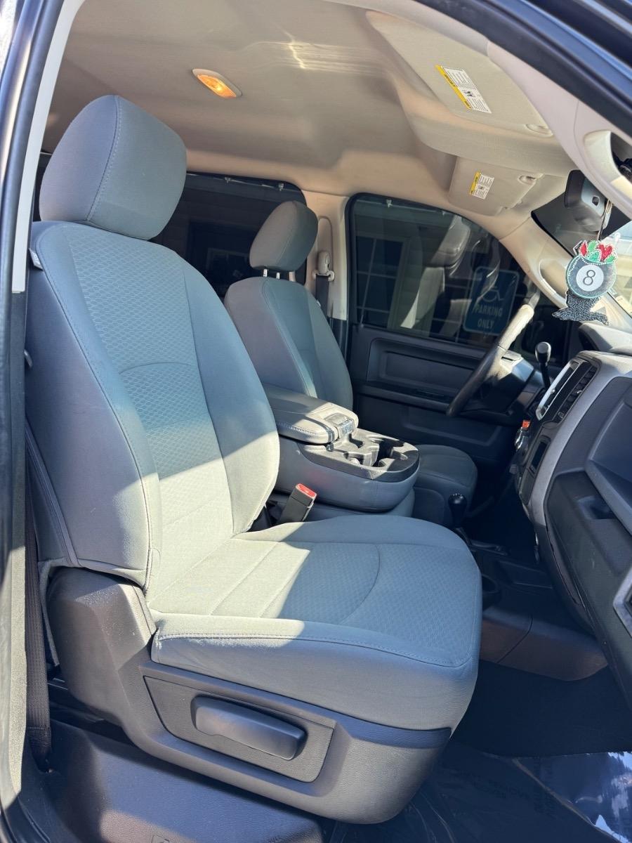 RAM 2500 Tradesman 4x4 Crew Cab 6'4" Box 2017