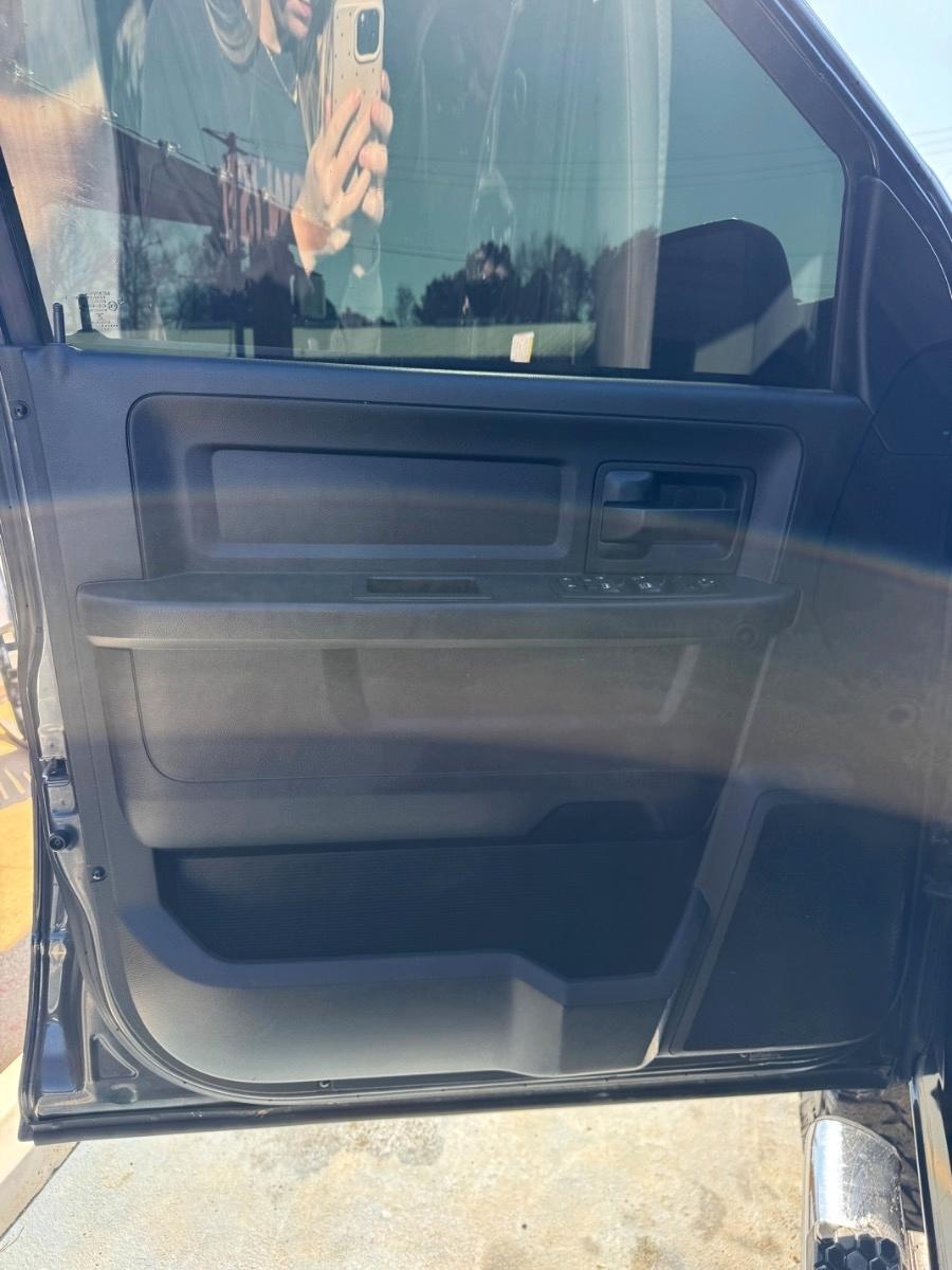 RAM 2500 Tradesman 4x4 Crew Cab 6'4" Box 2017