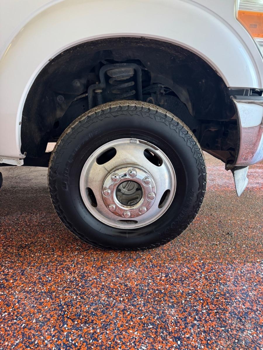 Ford Super Duty F-350 DRW 4WD Crew Cab 172" King Ranch 2011