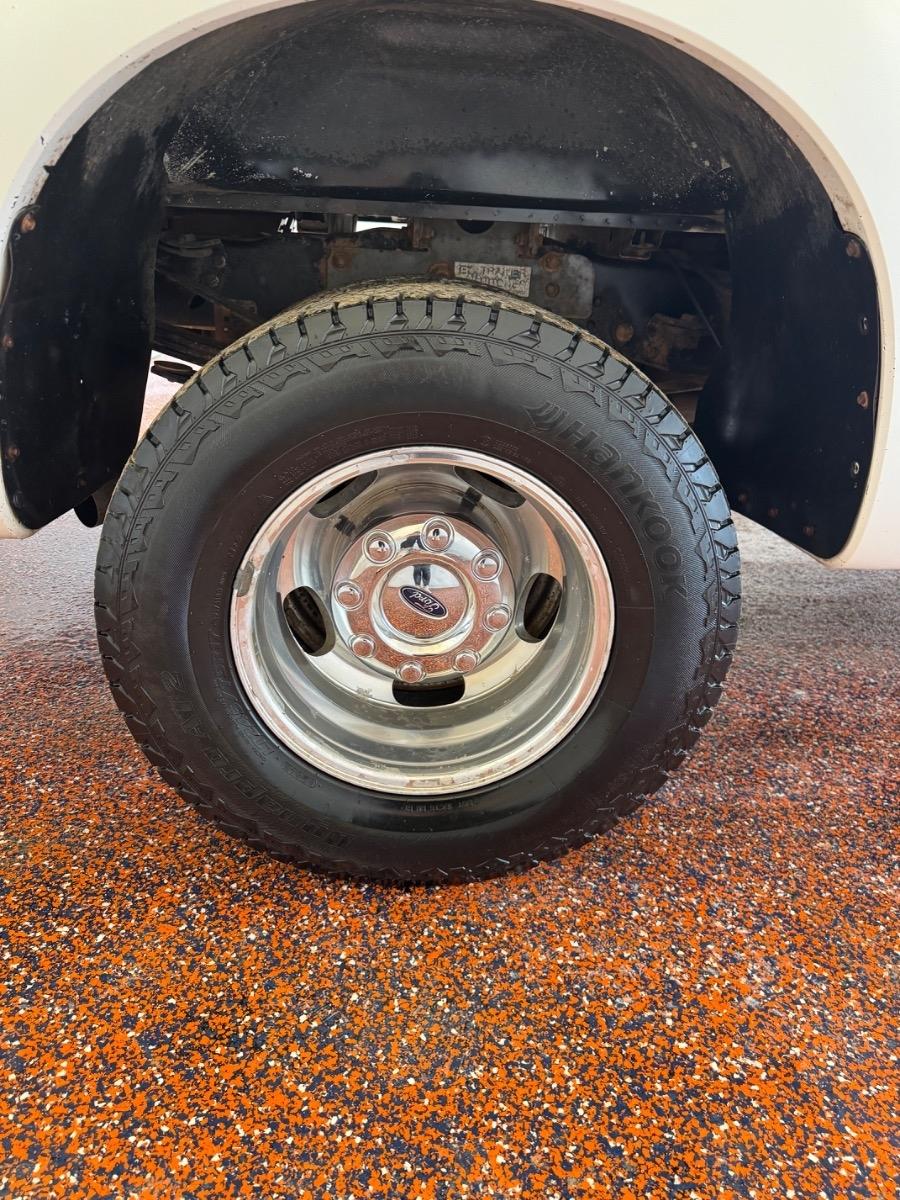 Ford Super Duty F-350 DRW 4WD Crew Cab 172" King Ranch 2011