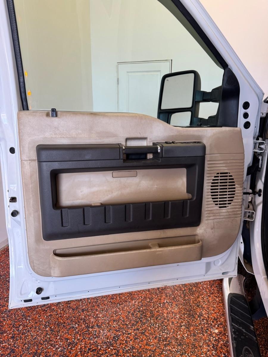 Ford Super Duty F-350 DRW 4WD Crew Cab 172" King Ranch 2011