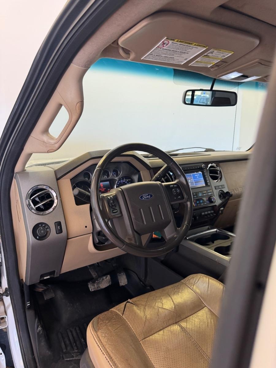 Ford Super Duty F-350 DRW 4WD Crew Cab 172" King Ranch 2011