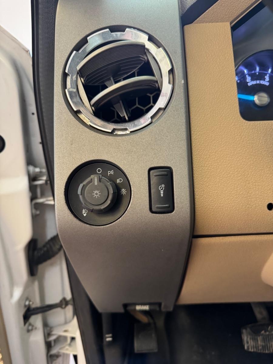 Ford Super Duty F-350 DRW 4WD Crew Cab 172" King Ranch 2011